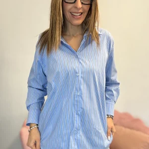 La camicia cotone con l’azzurro