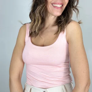 La canotta basica spalla larga