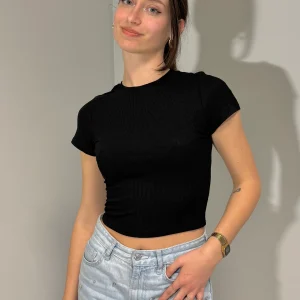 T-shirt Crop Top a Coste da Donna